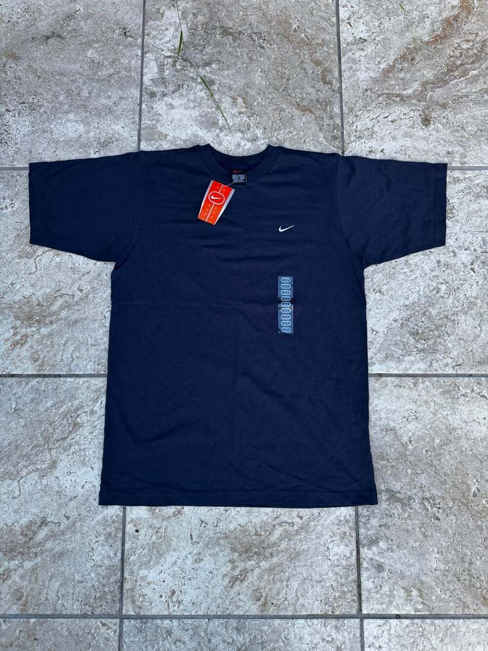 Y2K Nike Navy T-Shirt Men's Size Medium Embroidered Swoosh Logo NWT